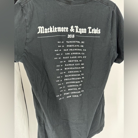 Macklemore and Ryan Lewis 2016 tour shirt size med - Picture 2 of 2